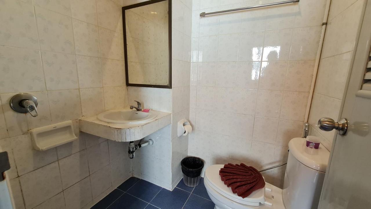 Vech Guesthouse Patong Экстерьер фото