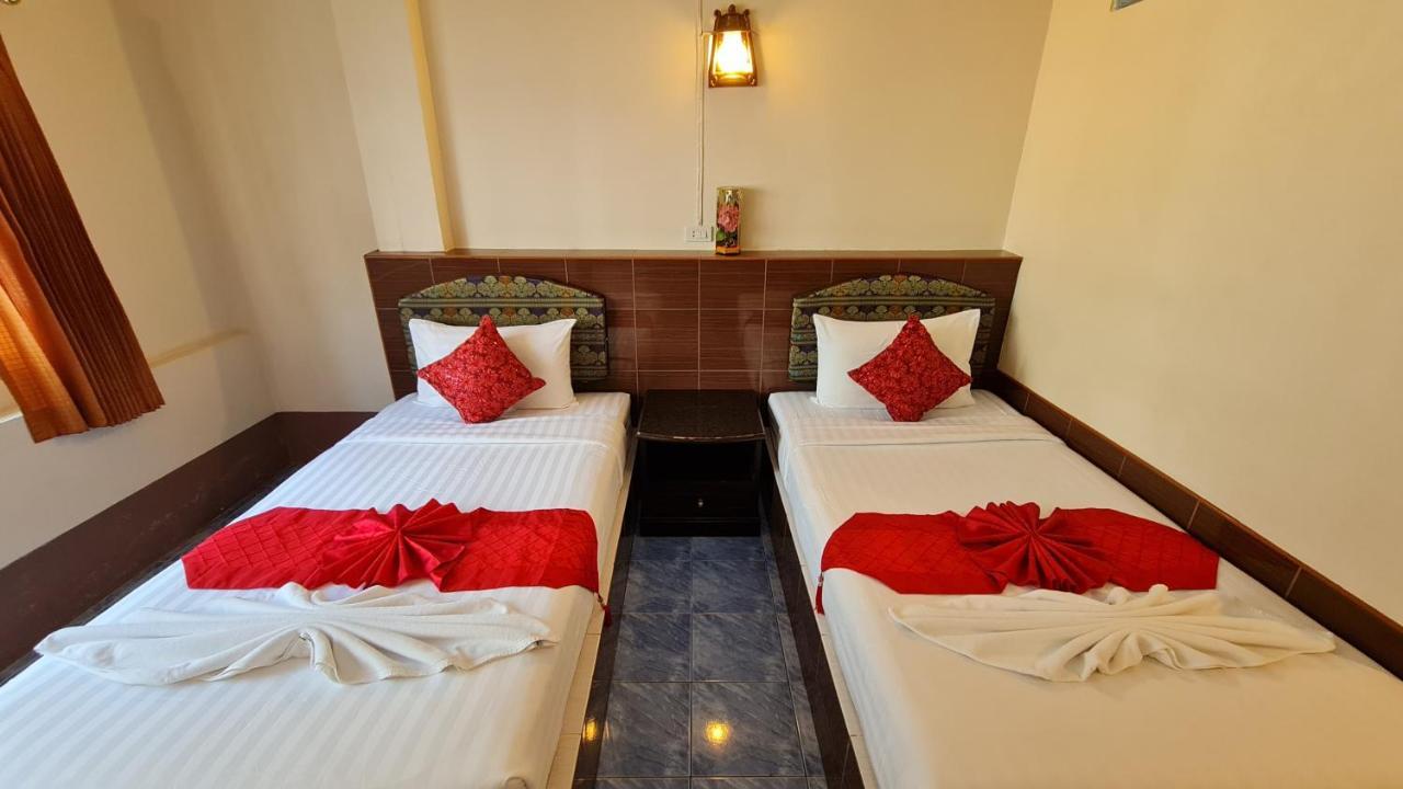 Vech Guesthouse Patong Экстерьер фото