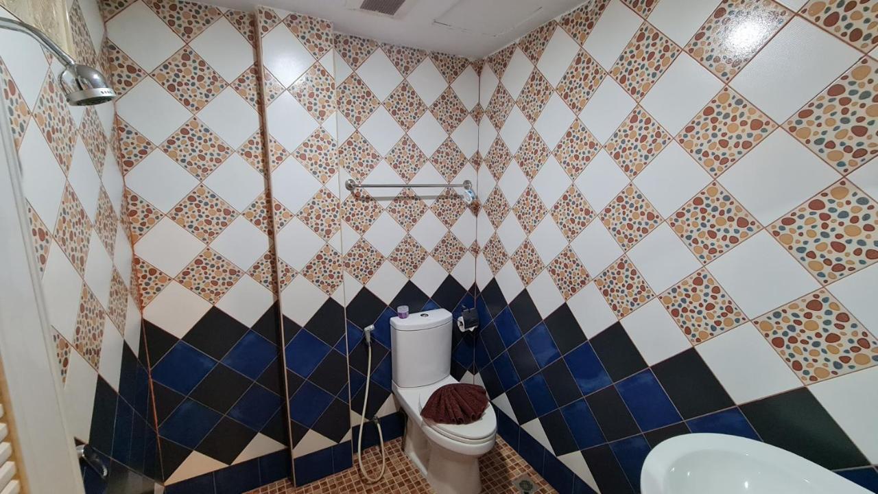 Vech Guesthouse Patong Экстерьер фото