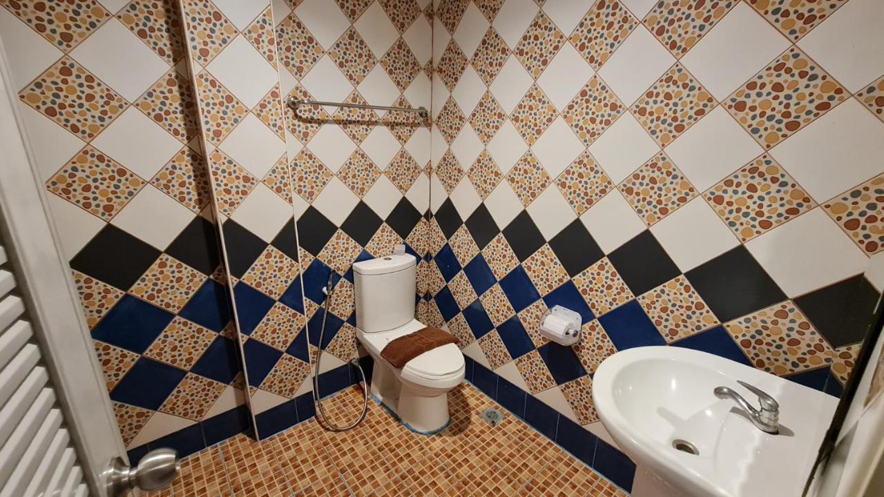 Vech Guesthouse Patong Экстерьер фото