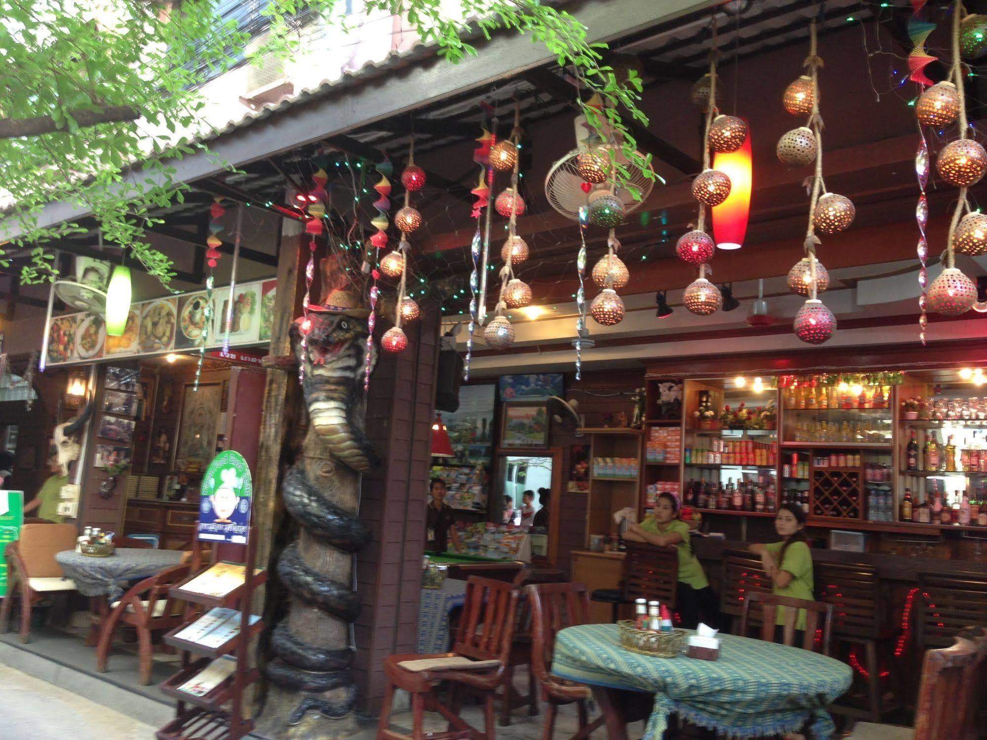 Vech Guesthouse Patong Экстерьер фото